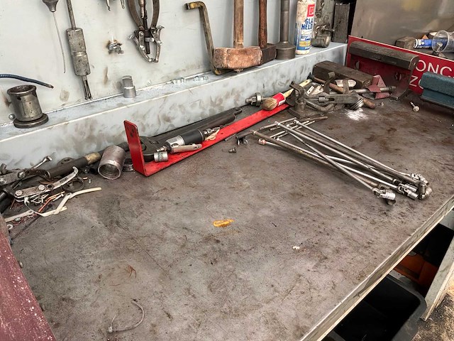 Werkbank met achterwand in houd - afbeelding 5 van  5