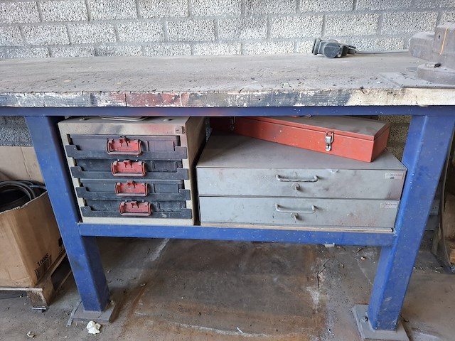 Werkbank met bankschroef en plaatbuiger - afbeelding 4 van  14