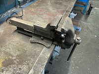 Werkbank met bankschroef - afbeelding 2 van  6