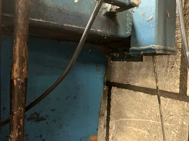 Werkbank met bankschroef - afbeelding 6 van  6