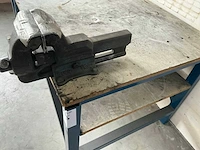 Werkbank met bankschroef - afbeelding 2 van  3