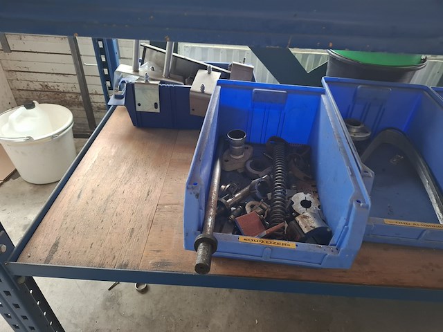 Werkbank met bankschroef - afbeelding 2 van  10