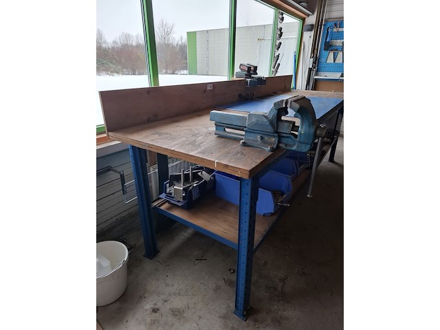 Werkbank met bankschroef - afbeelding 3 van  10