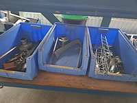 Werkbank met bankschroef - afbeelding 10 van  10