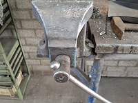 Werkbank met bankschroef - afbeelding 3 van  5