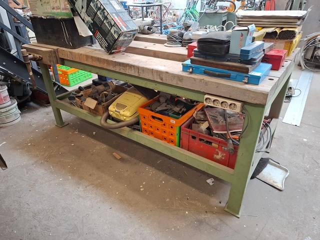 Werkbank met bankschroef - afbeelding 1 van  14