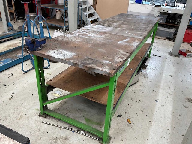 Werkbank met bankschroef - afbeelding 1 van  6