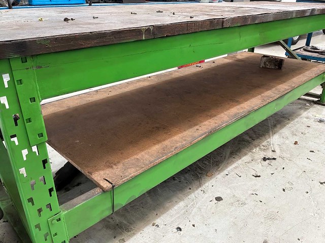 Werkbank met bankschroef - afbeelding 4 van  6