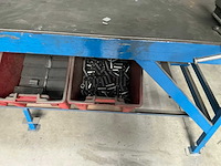 Werkbank met bankschroef - afbeelding 8 van  8