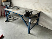 Werkbank met bankschroef - afbeelding 1 van  1