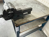Werkbank met bankschroef - afbeelding 2 van  3