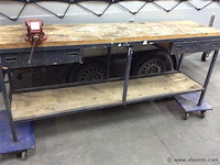 Werkbank met bankvijs - afbeelding 1 van  3