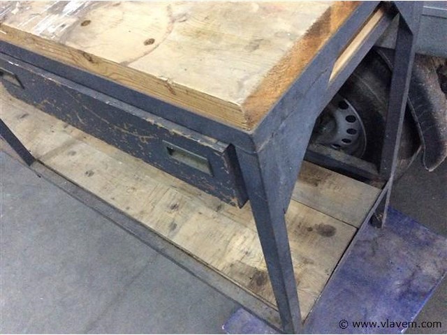 Werkbank met bankvijs - afbeelding 3 van  3