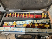 Werkbank met divers gereedschap - afbeelding 5 van  13