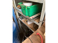 Werkbank met diverse (elektrische) gereedschappen - afbeelding 6 van  7