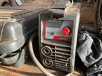 Werkbank met diverse (elektrische) gereedschappen - afbeelding 2 van  7