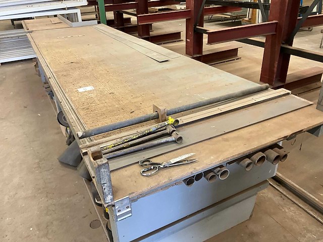 Werkbank met diverse folies - afbeelding 3 van  8