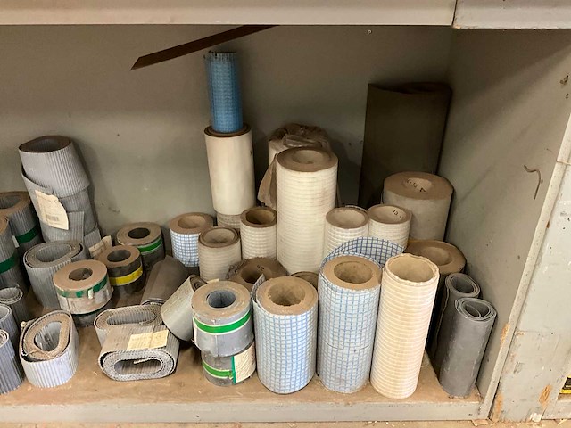 Werkbank met diverse folies - afbeelding 6 van  8