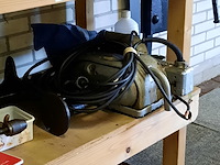 Werkbank met diverse nostalgisch gereedschap - afbeelding 7 van  10