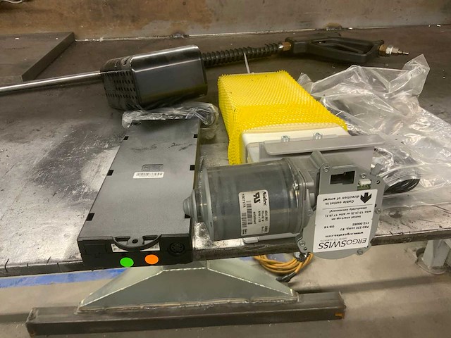 Werkbank met flexibele afzuiging - afbeelding 9 van  21