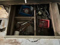 Werkbank met gereedschap - afbeelding 7 van  9