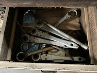 Werkbank met gereedschap - afbeelding 9 van  9