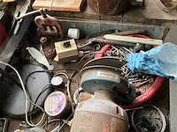 Werkbank met gereedschap - afbeelding 4 van  9