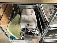 Werkbank met inhoud (2x) - afbeelding 3 van  5