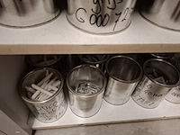 Werkbank met inhoud v.v. bankschroef - afbeelding 9 van  17