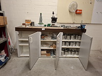 Werkbank met inhoud v.v. bankschroef - afbeelding 11 van  17