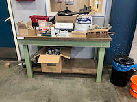 Werkbank met inhoud - afbeelding 2 van  8