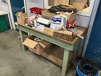 Werkbank met inhoud - afbeelding 3 van  8
