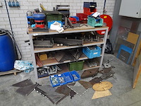 Werkbank met inhoud - afbeelding 1 van  8