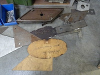 Werkbank met inhoud - afbeelding 4 van  8