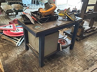 Werkbank met inhoud - afbeelding 3 van  9
