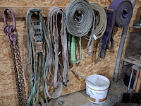 Werkbank met inhoud - afbeelding 2 van  9