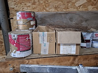 Werkbank met inhoud - afbeelding 3 van  9