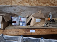 Werkbank met inhoud - afbeelding 4 van  9