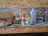 Werkbank met inhoud - afbeelding 5 van  9