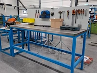 Werkbank met inhoud