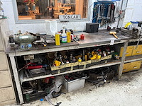 Werkbank met inhoud - afbeelding 2 van  6