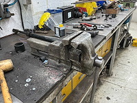 Werkbank met inhoud - afbeelding 3 van  6