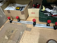 Werkbank met inpakmateriaal - afbeelding 8 van  8