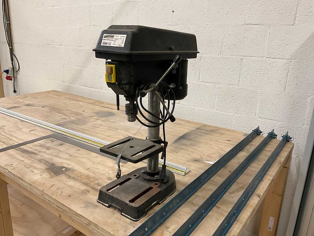 Werkbank met kolomboormachine - afbeelding 5 van  7