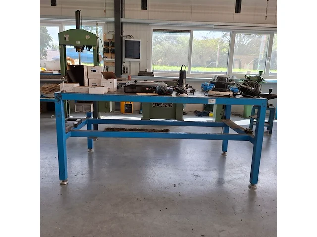 Werkbank met kruk - afbeelding 1 van  5