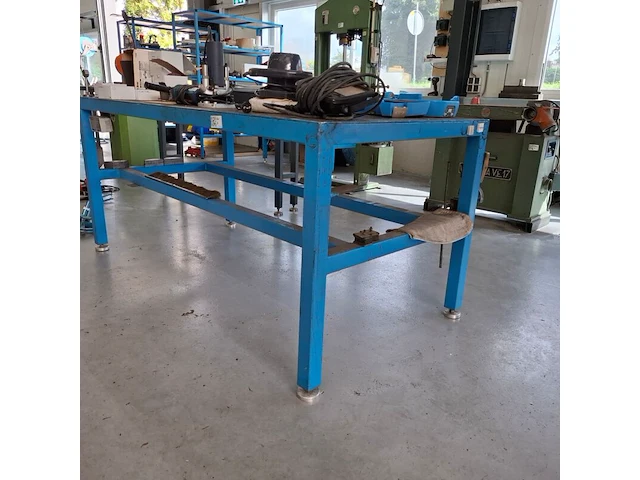 Werkbank met kruk - afbeelding 4 van  5