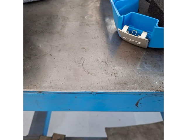 Werkbank met kruk - afbeelding 5 van  5