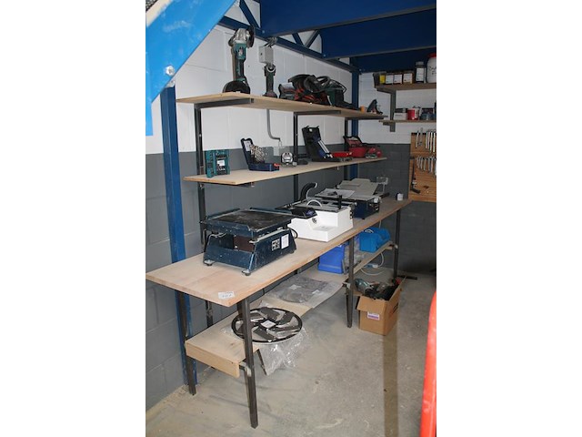 Werkbank met onderplateau en dubbel wandschap. afmeting 301 x 60 x 88 cm. let op: exclusief producten op en... - afbeelding 2 van  2