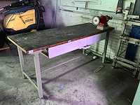 Werkbank met polijstmachine - afbeelding 1 van  4