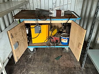 Werkbank met puntlasapparaat - afbeelding 2 van  7